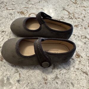 Girl’s Toddler Olive green Mary Jane flats size 22